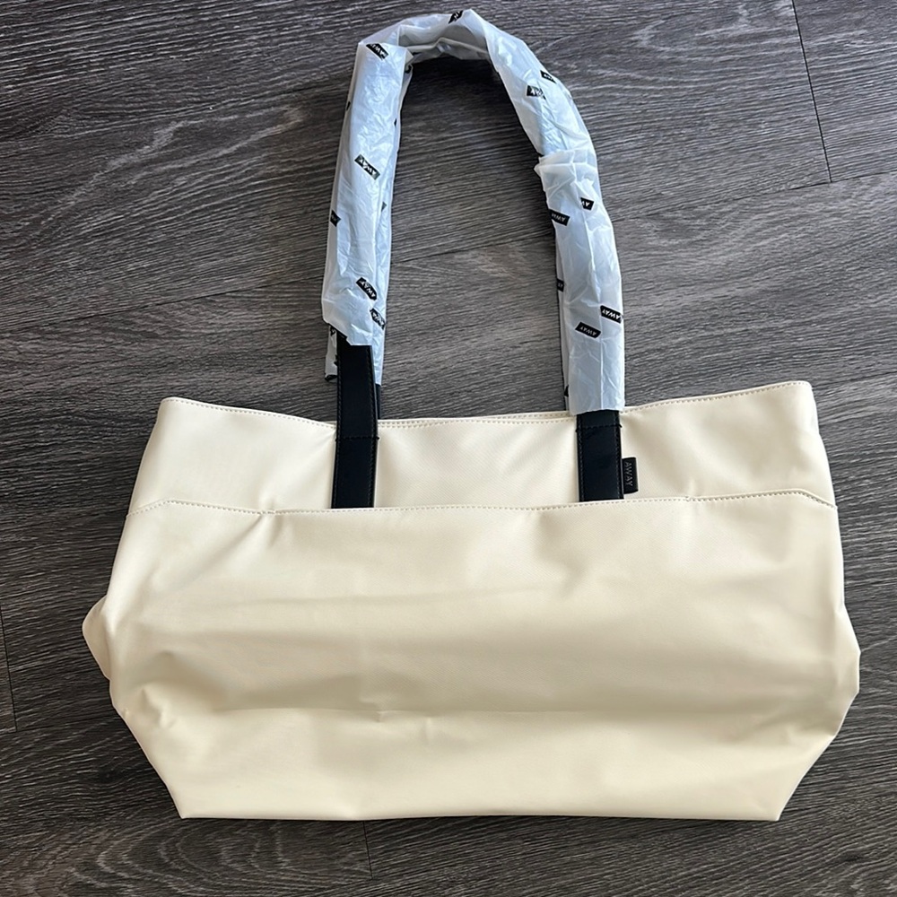 Away Everywhere Tote - Brand New